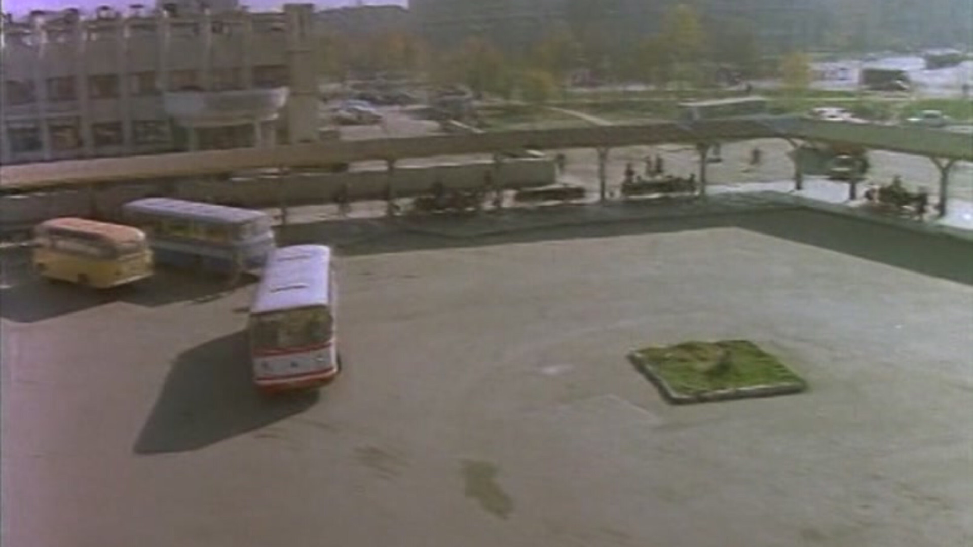 Автобус орджоникидзе 1988. Кинофильм «взбесившийся автобус». Автобус ЛАЗ 695н. ЛАЗ автобус 695 н в Припяти.