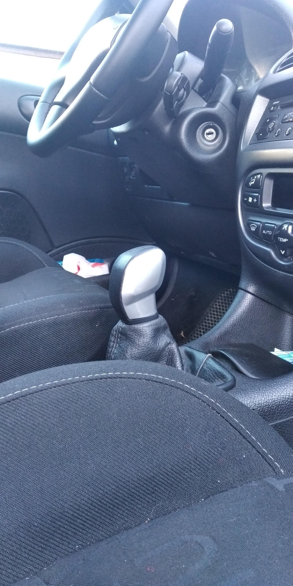 Ручка КПП. — Peugeot 206, 1,6 л, 2002 года | аксессуары | DRIVE2