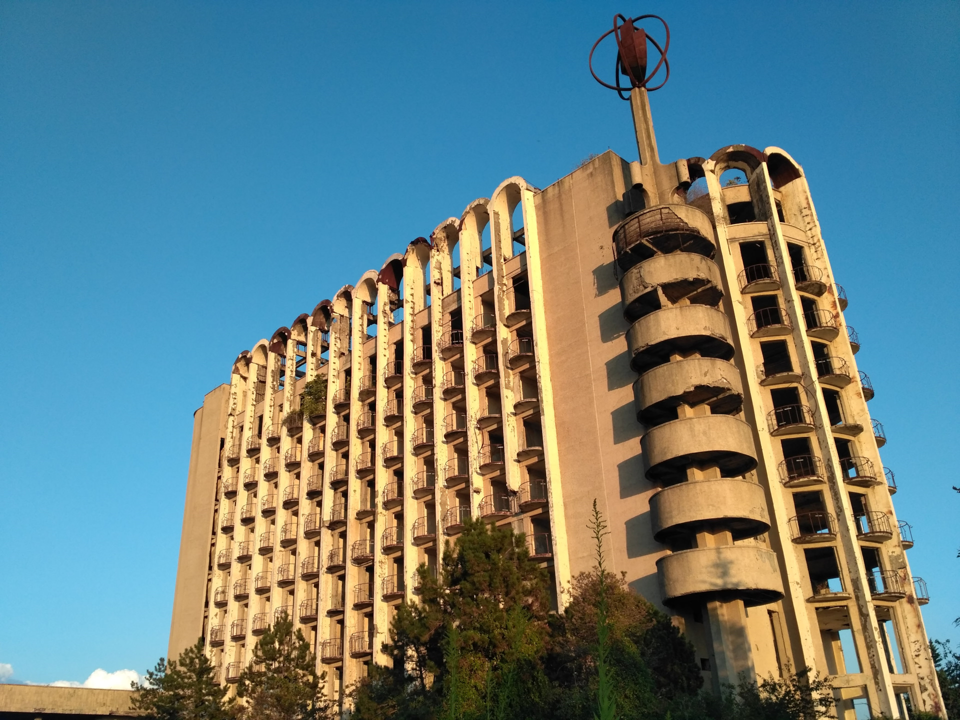 Нашкодила на пляже?? Гудаута, Абхазия (забытые фотки vol.1) — DRIVE2