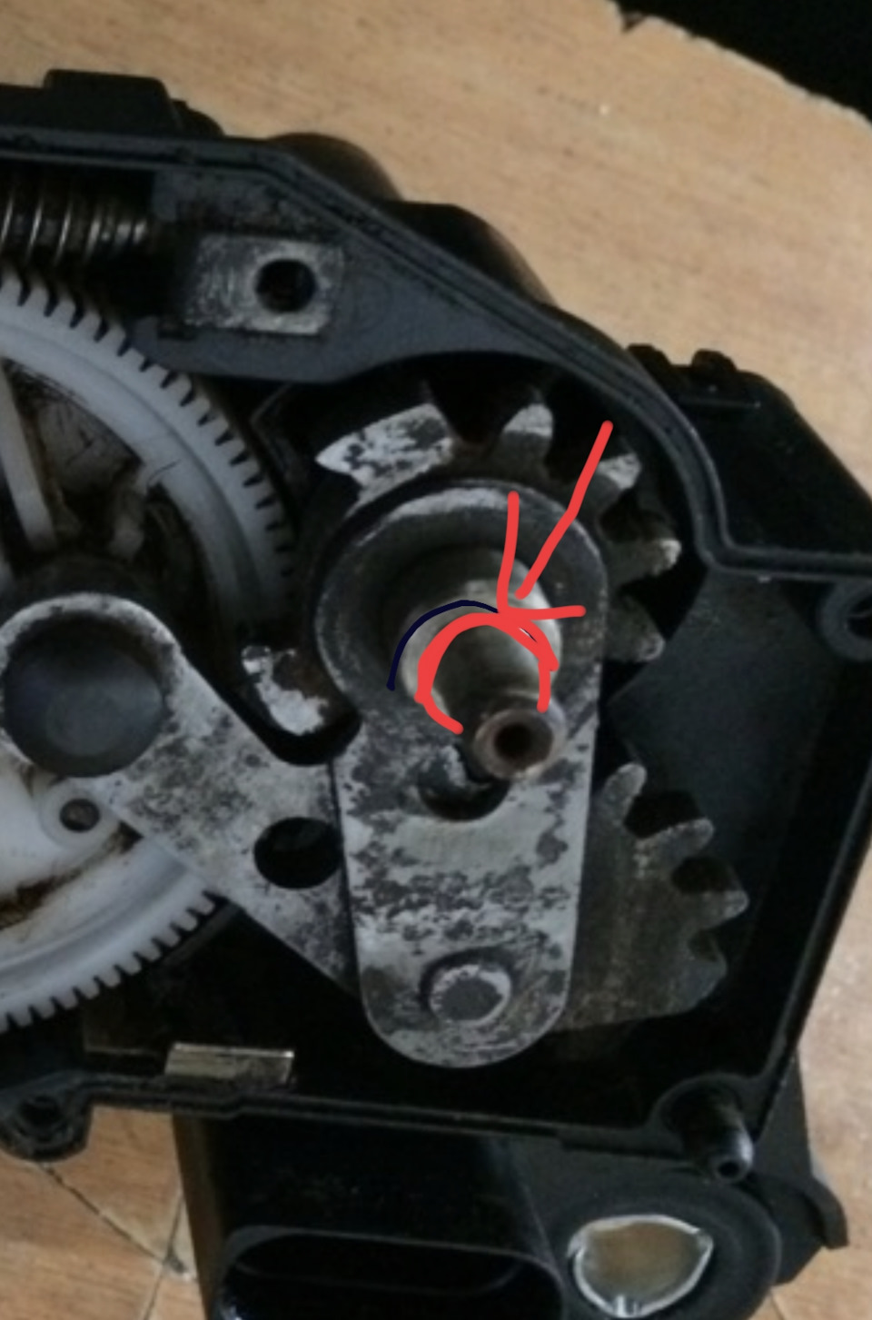 . — Volkswagen Touareg (2G)