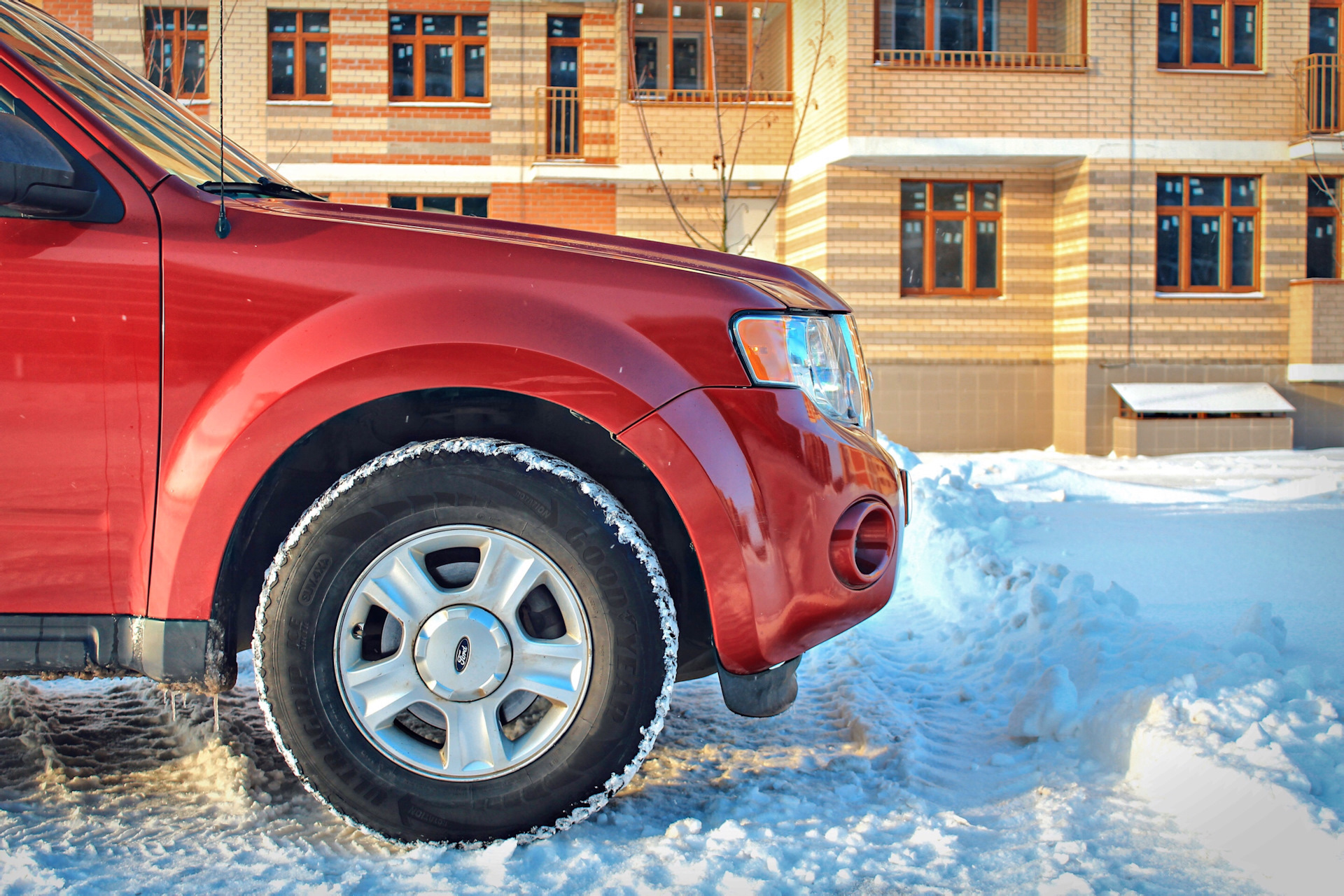 2010 ford escape fan only works on high