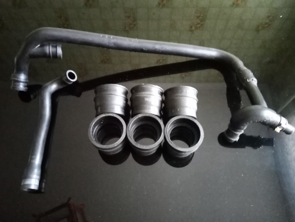 Трубки, резинки впускного коллектора — Alfa Romeo 156, 2,5 л, 1998 года ...