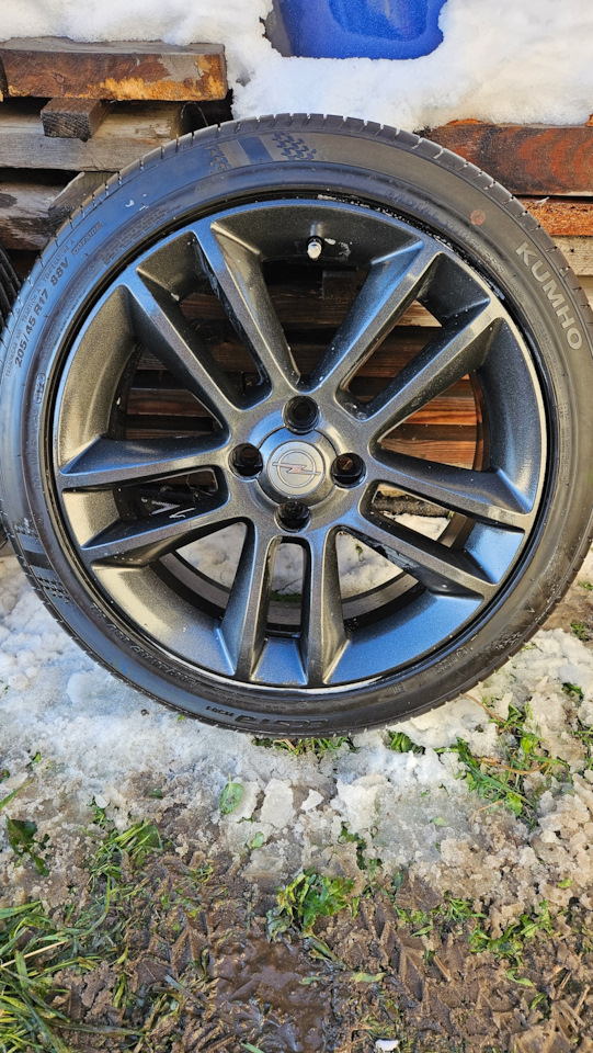 Шины летние Kumho 205/45 R17, литые диски Opel 7Jx17 ET44 4x100 на Opel ...