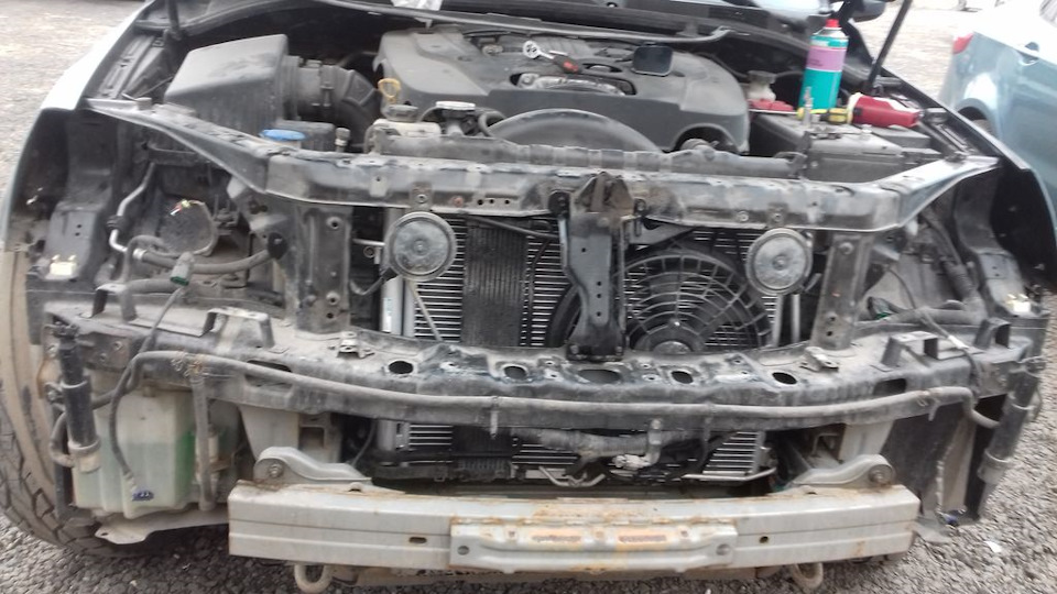 Конденсер установлен, надо ставить бампер и фары :-( — KIA Sorento (1G)