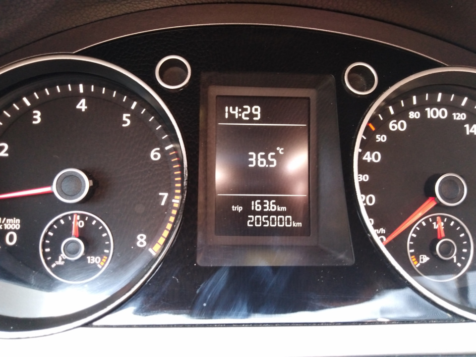 205000 пробега — Volkswagen Passat B6, 1,6 л, 2009 года | просто так ...