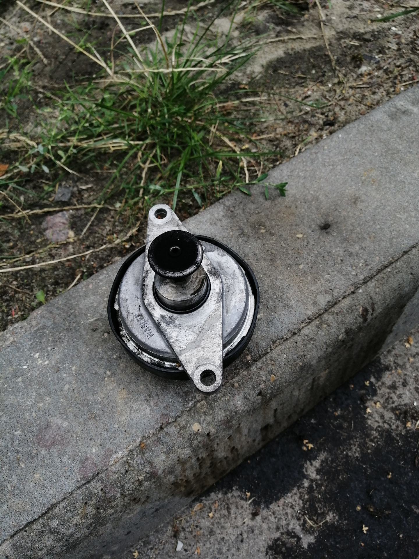 Снятие и чистка клапана ЕГР — Opel Omega B, 2,2 л, 2001 года | своими ...