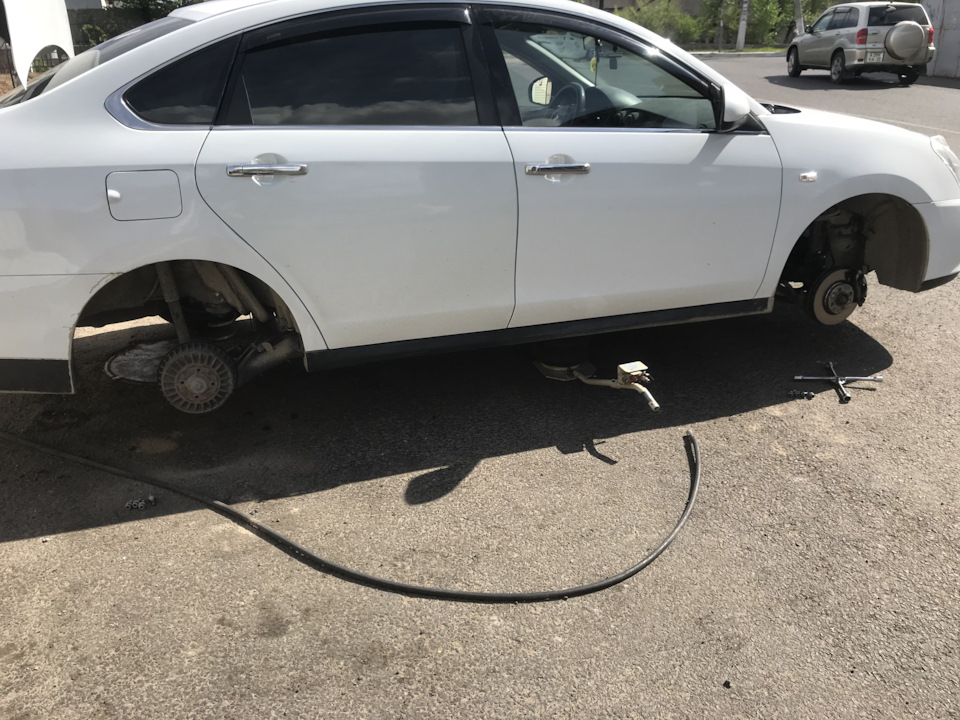 Сезонная смена покрышек — Nissan Almera V (G11/15), 1,6 л, 2014 года ...