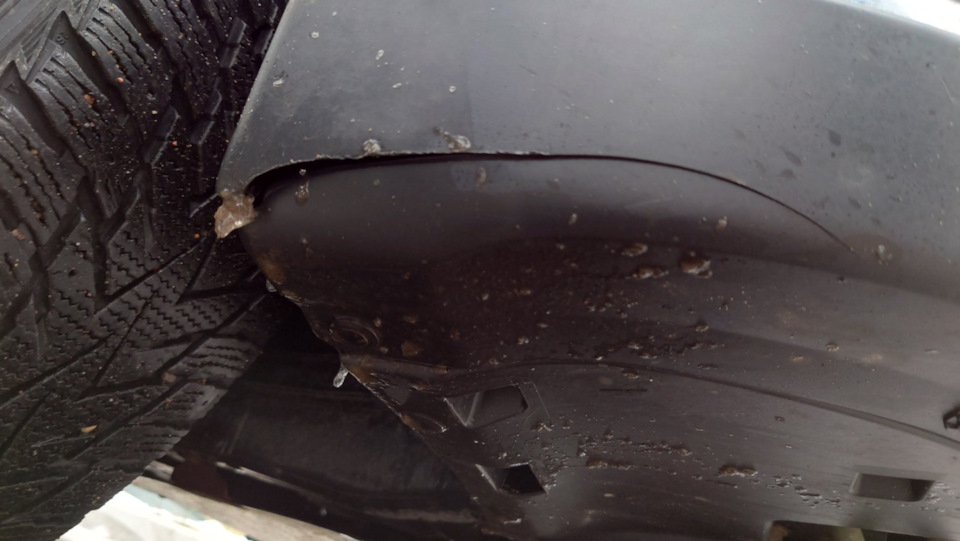 Трещина в бампере — реально ли купить отдельно накладку? — Mitsubishi ...