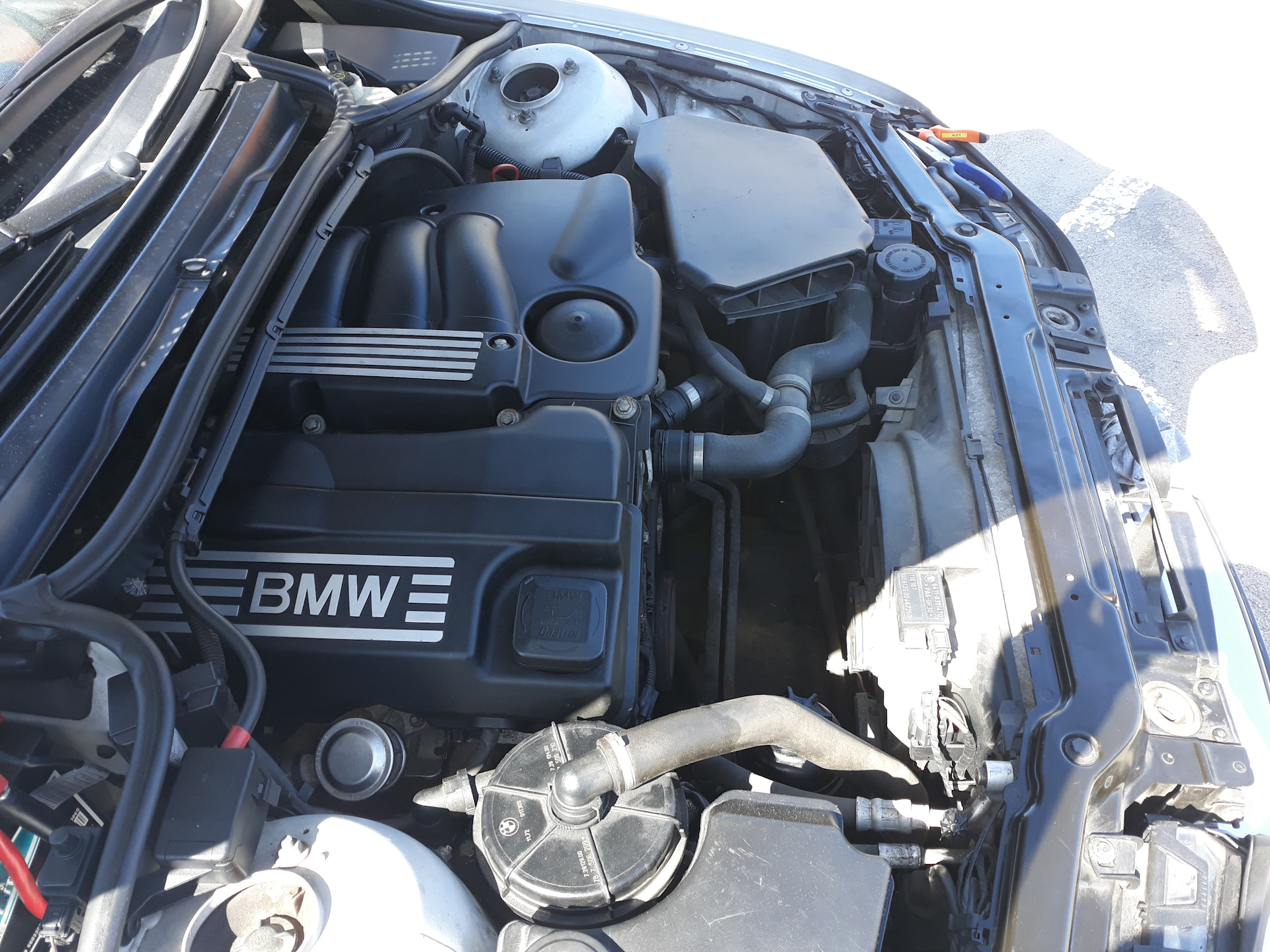 Е46 n42. Двигатель BMW e46 n42. BMW e46 318i мотор. BMW e46 318i двигатель n42. Мотор 318 i БМВ.