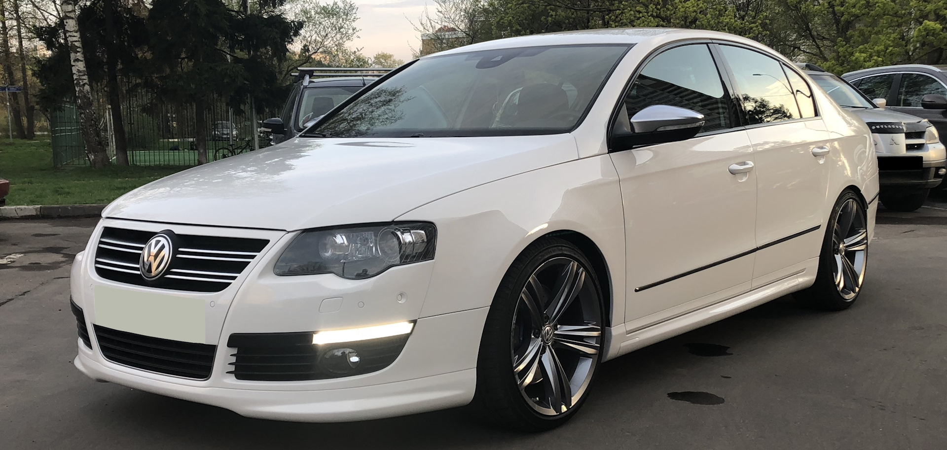 Silver sport white. Volkswagen Passat b6 r-line. Фольксваген Пассат б6 r line. Passat b6 r line. VW Passat b6 r line.