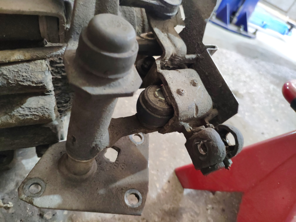 Шарик так же имеет не малую выработку — Volkswagen Golf Mk4