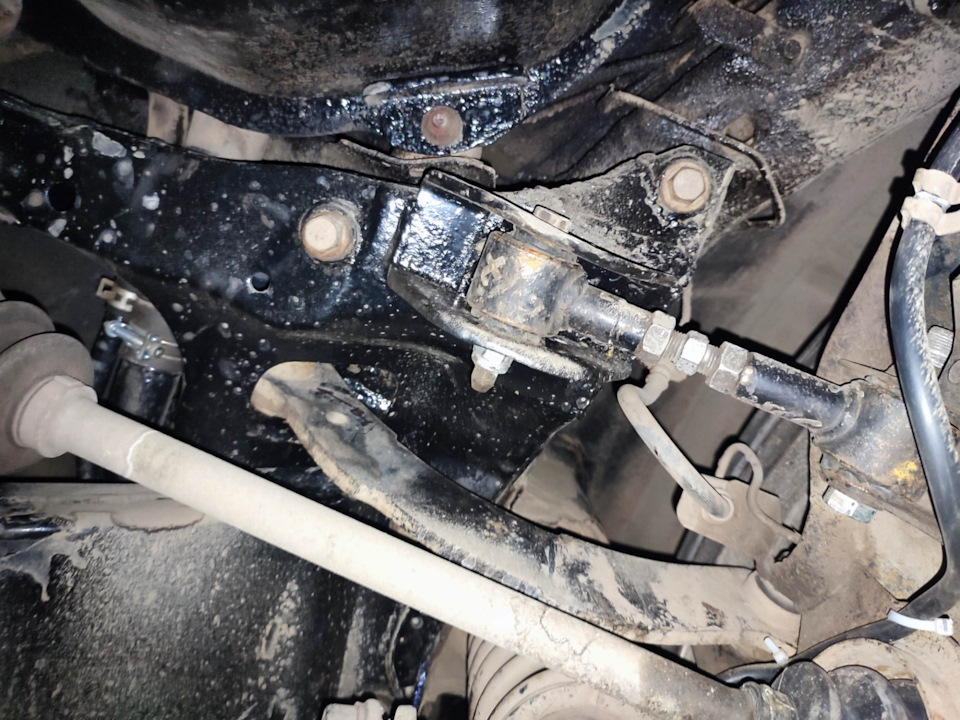 Развальные тяги от мазды — Mitsubishi Outlander (1G), 2,4 л, 2006 года ...