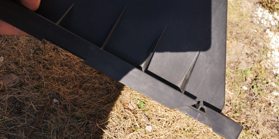 Pathfinder 2.5 dci 2008, меняю крышку воздушного фильтра. Маленькая ...