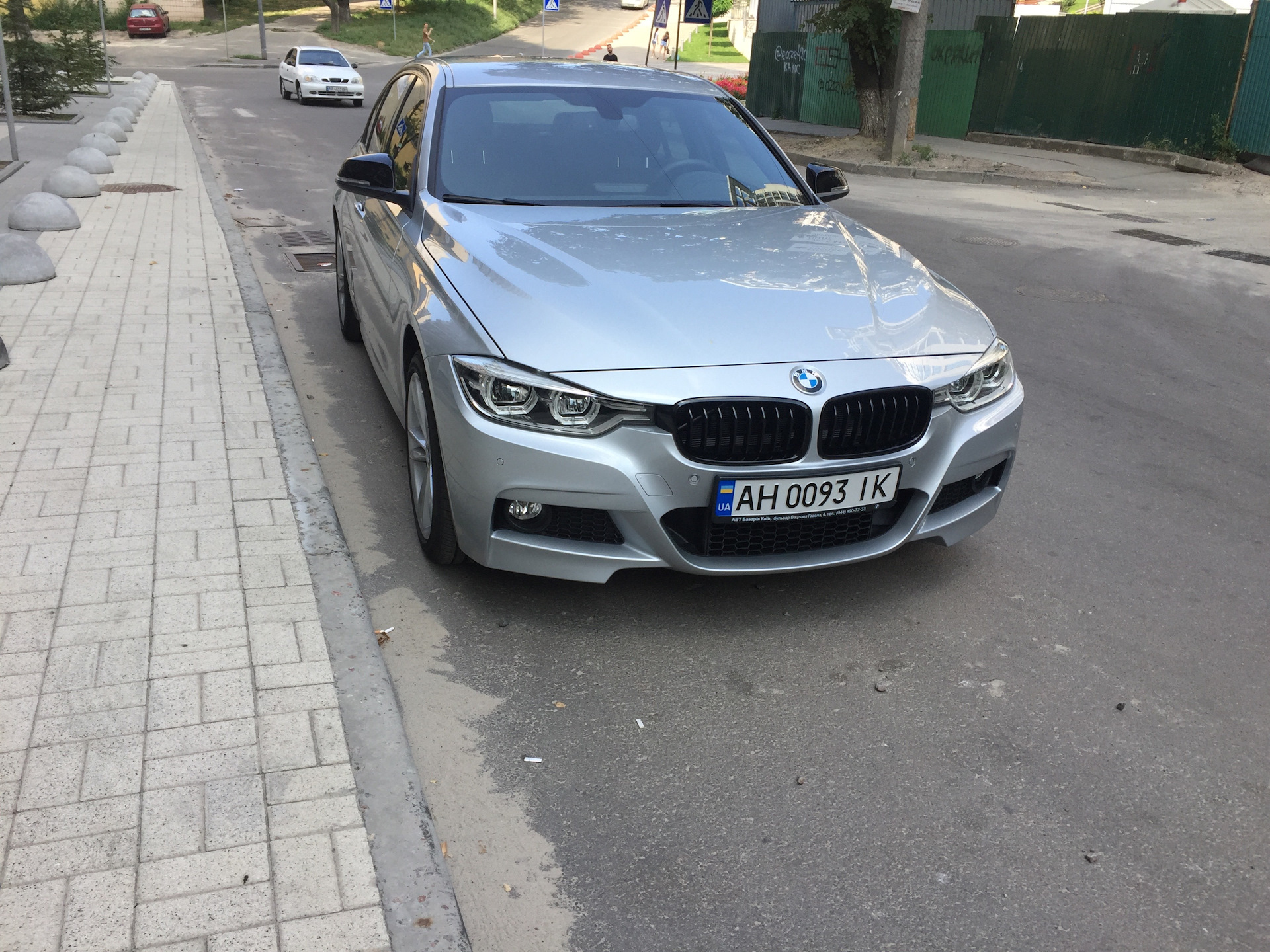 BMW f30 серебристый металлик