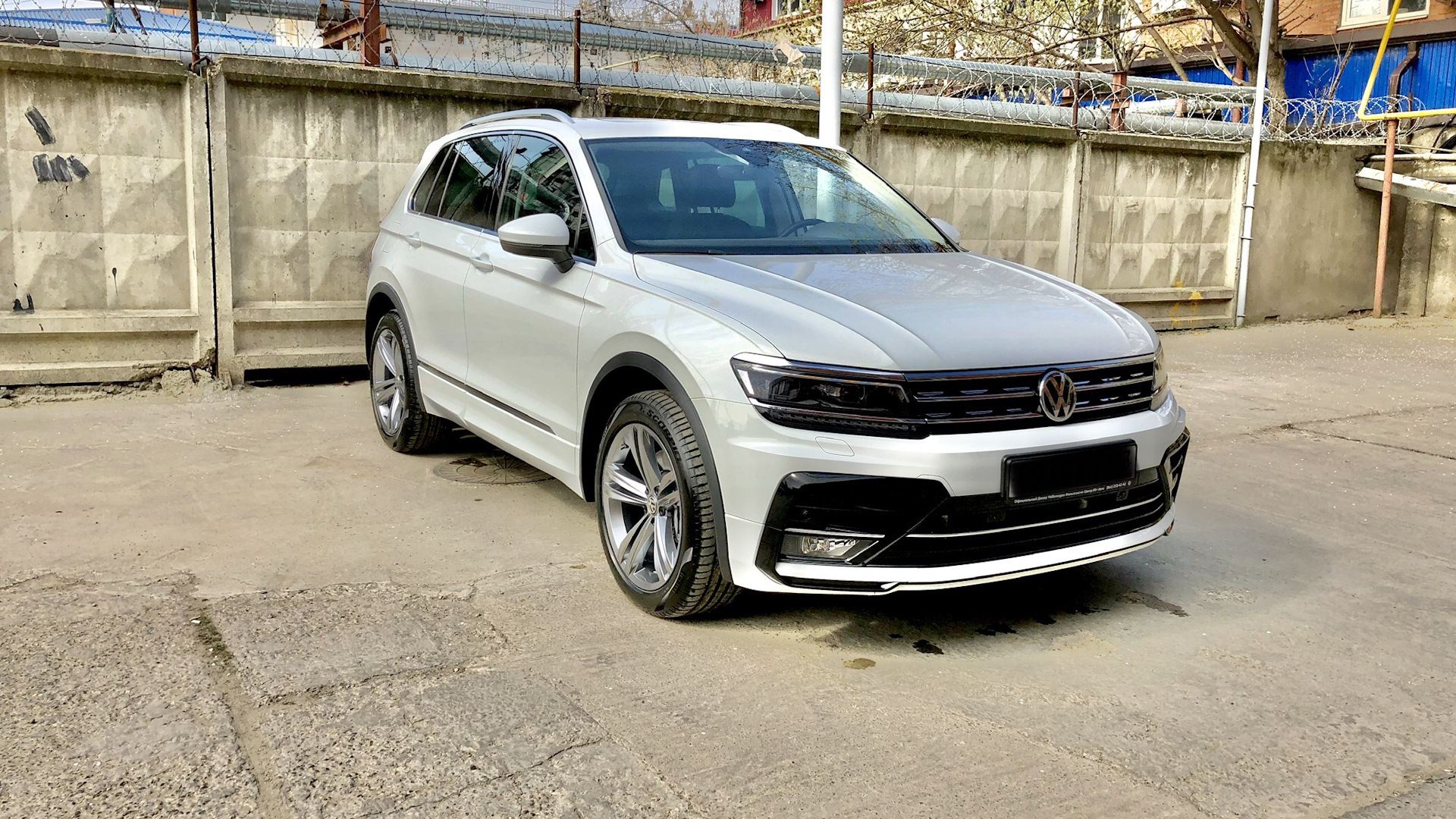 Tiguan 2 Sportline. Tiguan Sportline 2020. Тигуан спортлайн 2019. Диски Volkswagen Tiguan Sportline.