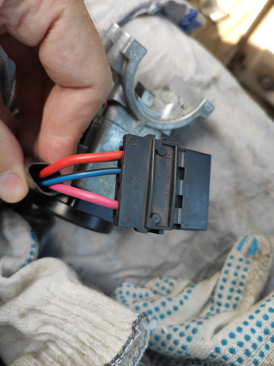 ZgAAAgJyx A 960 Как вставить личинку замка зажигания