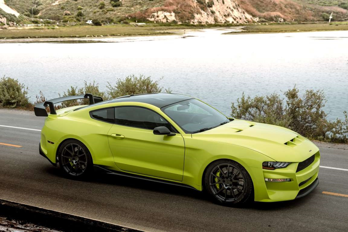 Ford Mustang gt 2020 зеленая