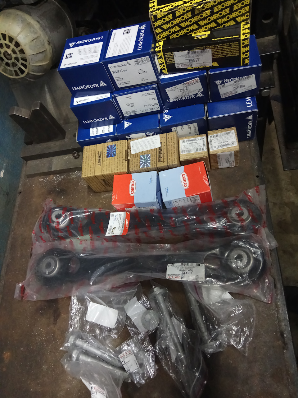 Фото в бортжурнале Audi A4 Avant (B6)