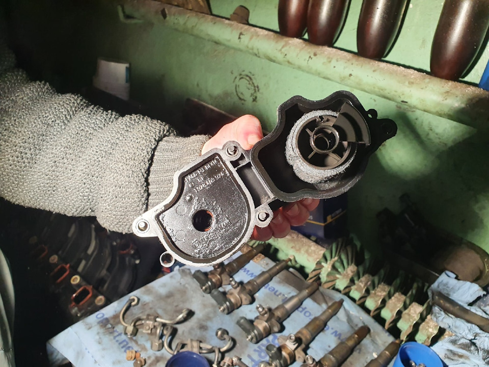 Клапан и фильтр вентиляции картерных газов — BMW 3 series Touring (E46)