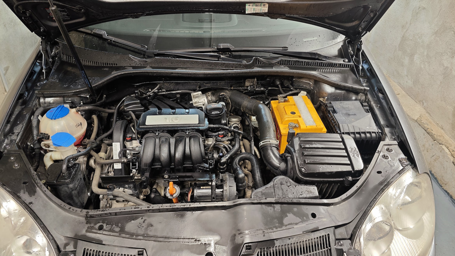 Замена антифриза и термостата 1.6 BSE — Volkswagen Jetta V, 1,6 л, 2008 ...