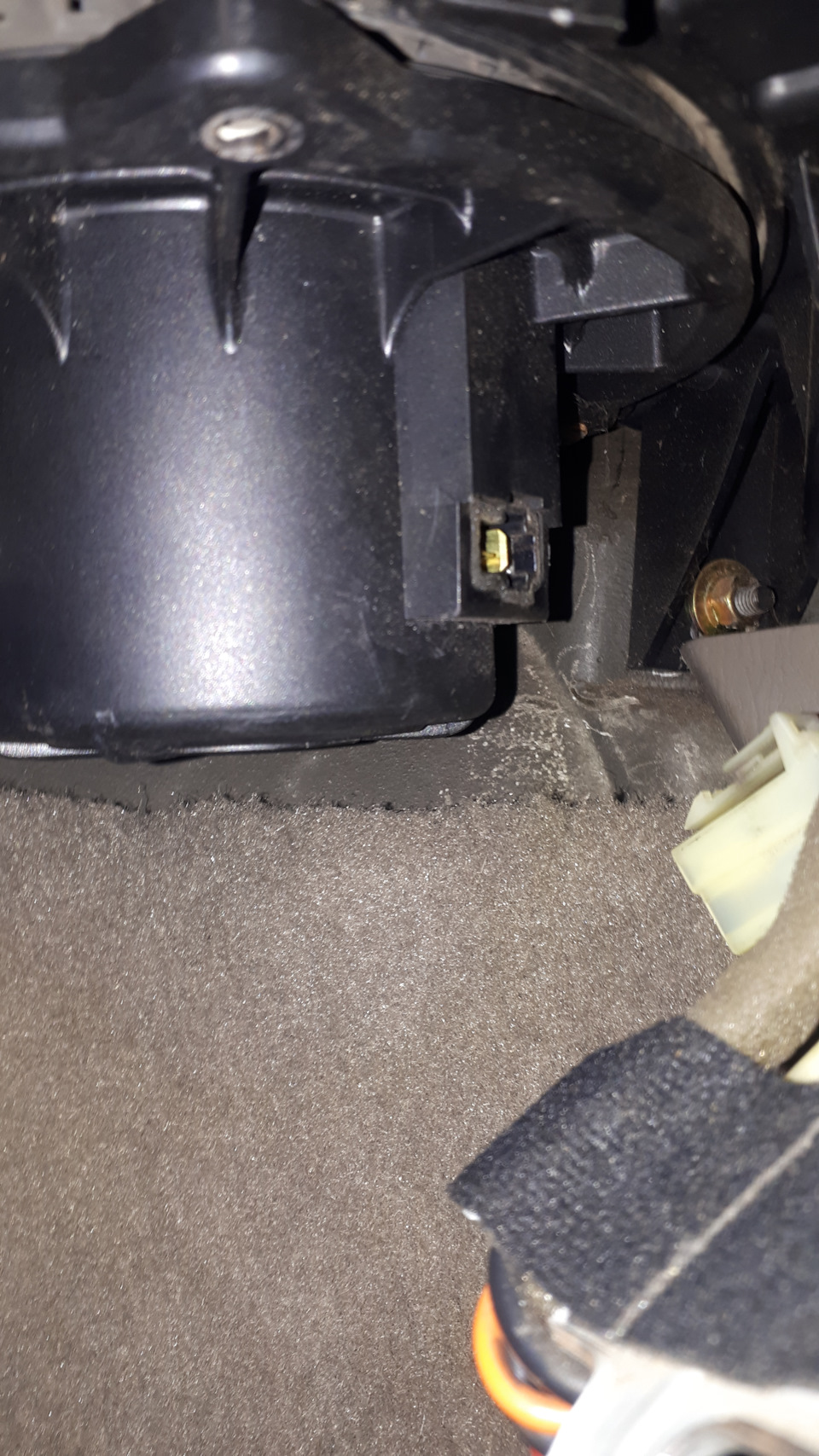 Замена вентелятора печки — Hyundai Santa Fe (1G), 2 л, 2005 года ...