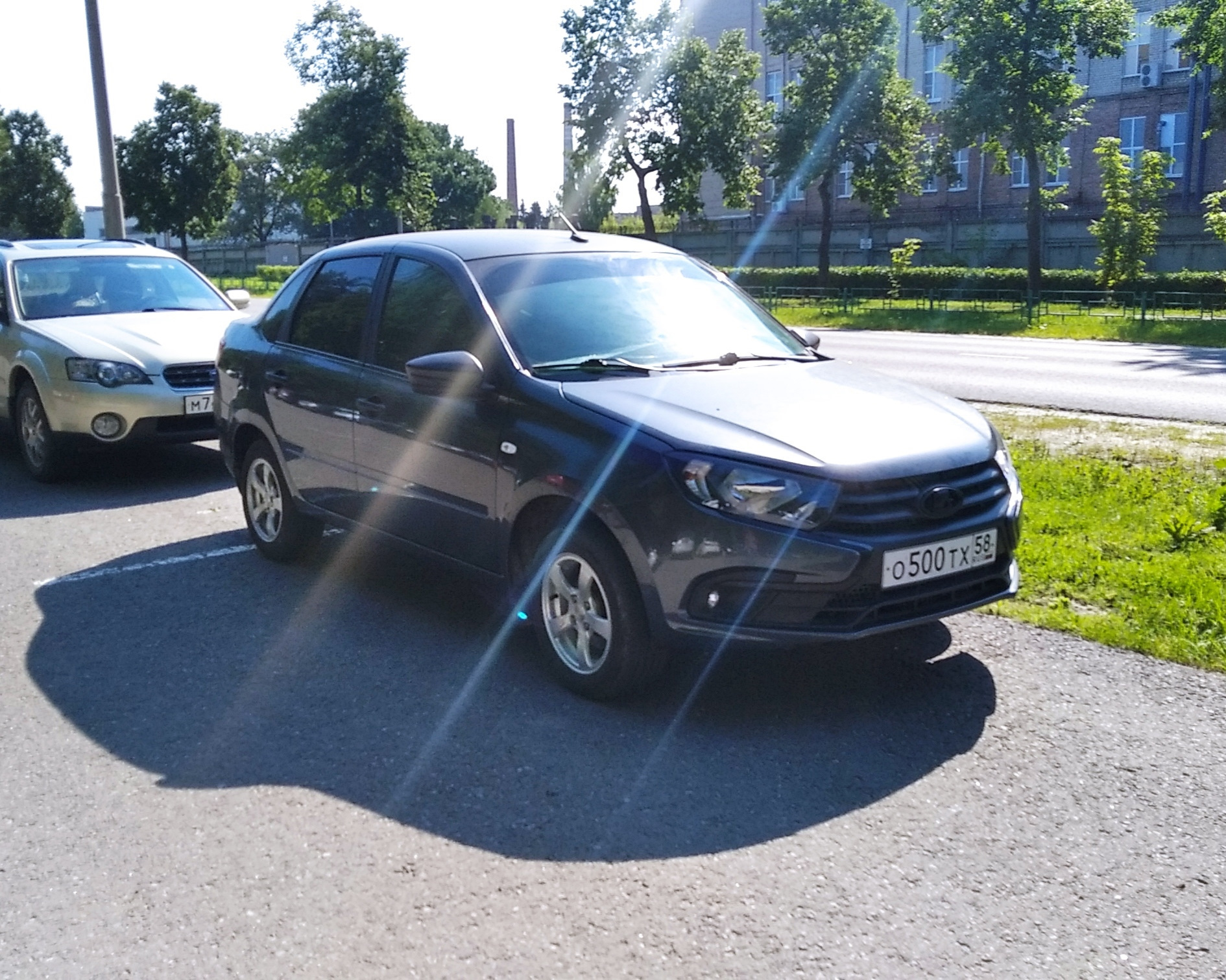 Вместо хрома черный матовый — Lada Гранта (2G) FL, 1,6 л, 2020 года |  стайлинг | DRIVE2