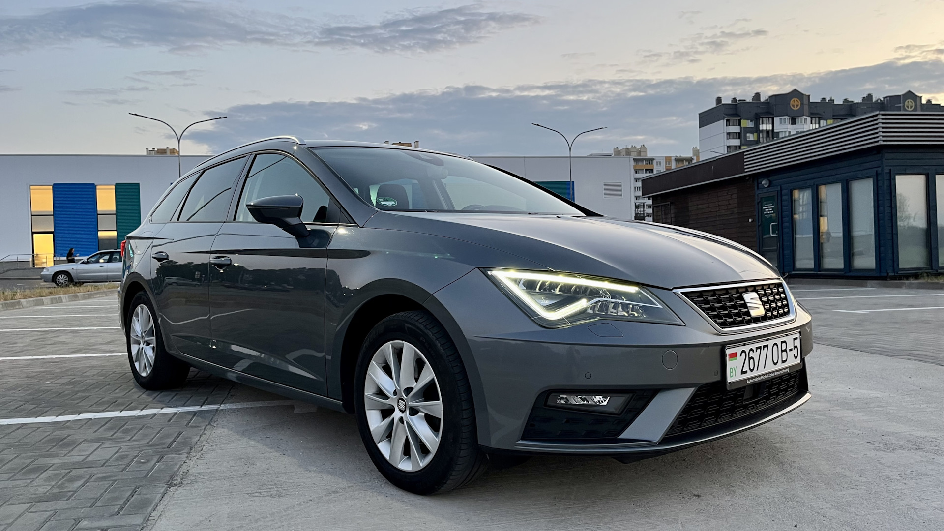 SEAT Leon (Mk III) 1.6 дизельный 2018 | Grey на DRIVE2