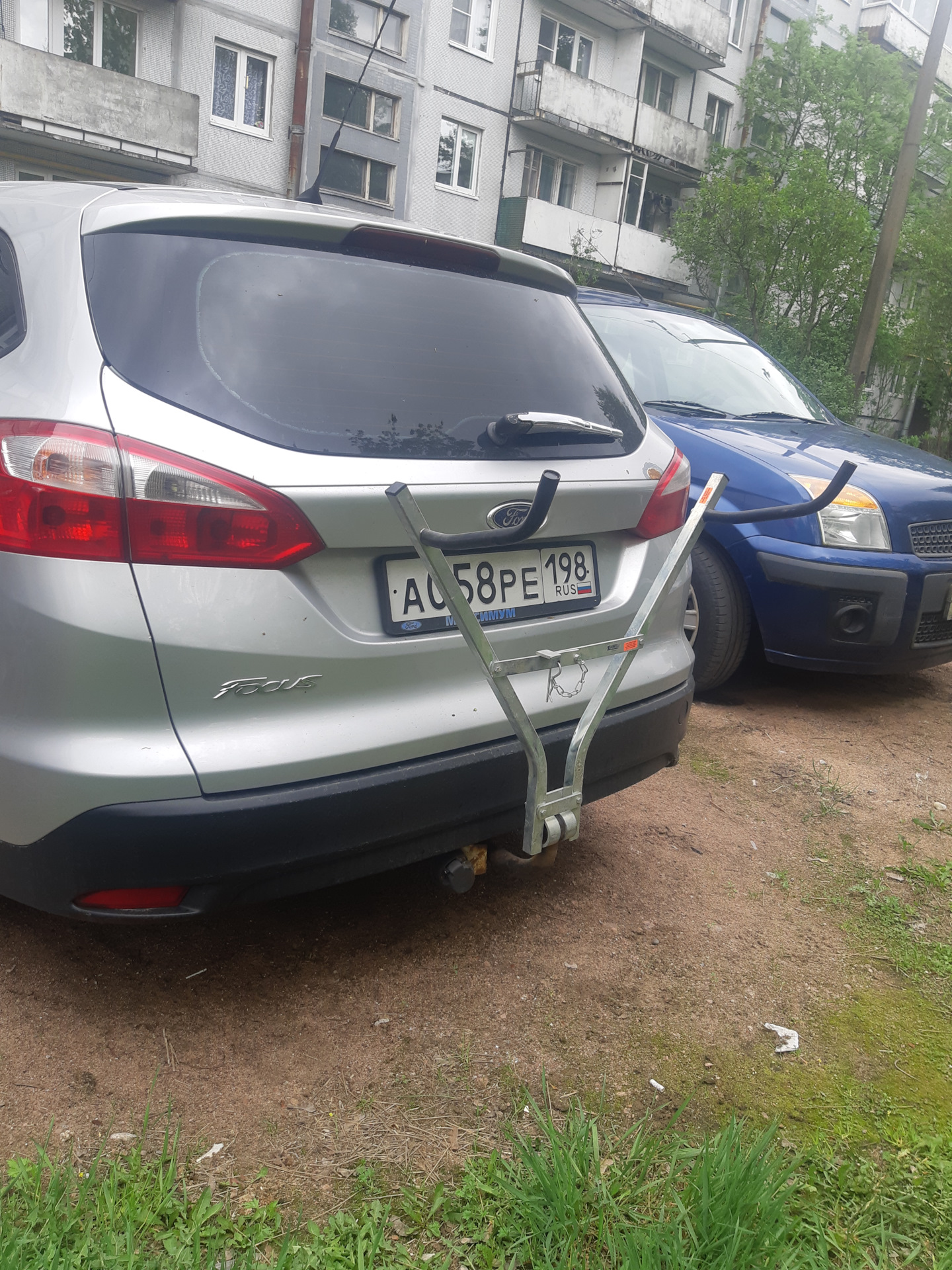 Велобагажник на фаркоп — Ford Focus III Wagon, 1,6 л, 2012 года ...
