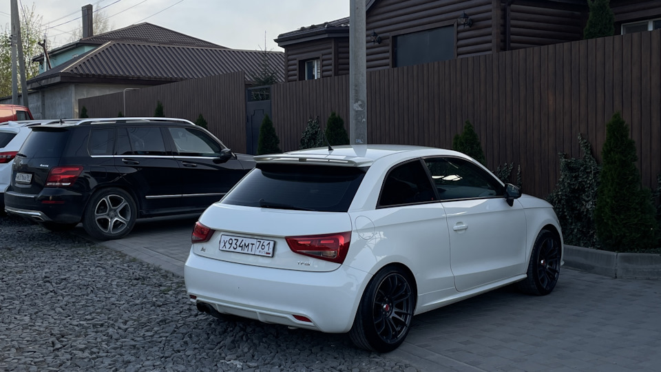 Audi A1 (1G) 1.4 бензиновый 2011 | 1.4 TFSI на DRIVE2