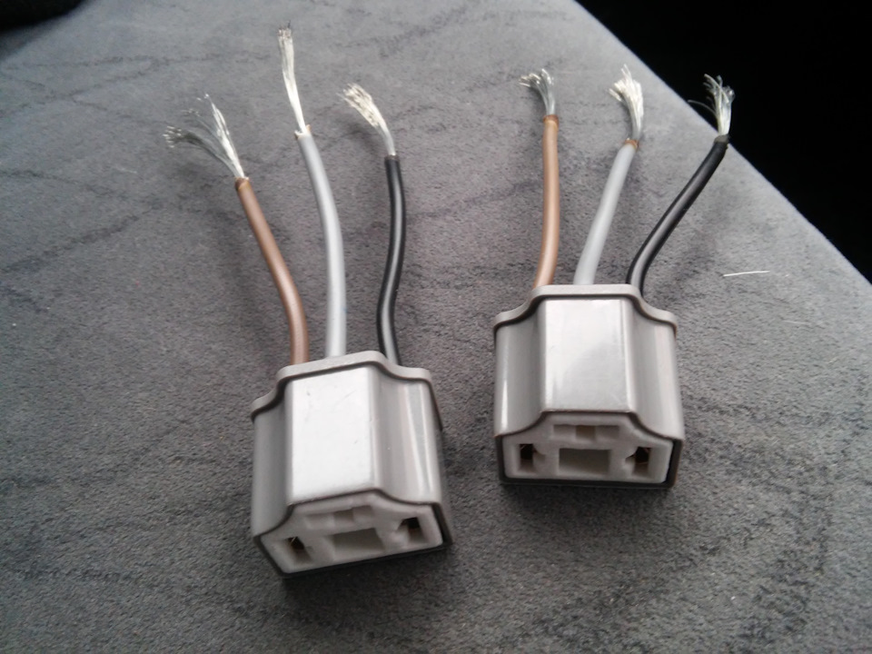 Замена цоколя под лампы — Honda Civic Hatchback (7G), 1,5 л., 2001 года ...