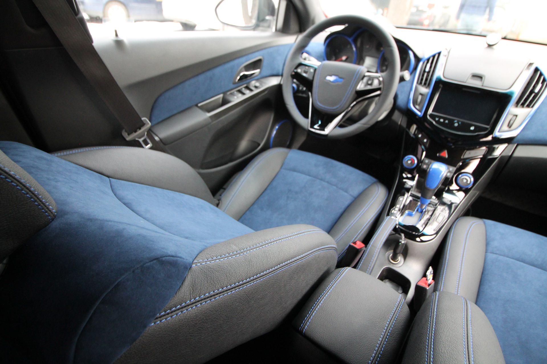 Перетяжка салона Chevrolet Cruze 2013