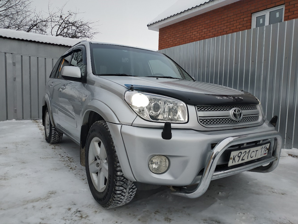 Фото в бортжурнале Toyota RAV4 (II)