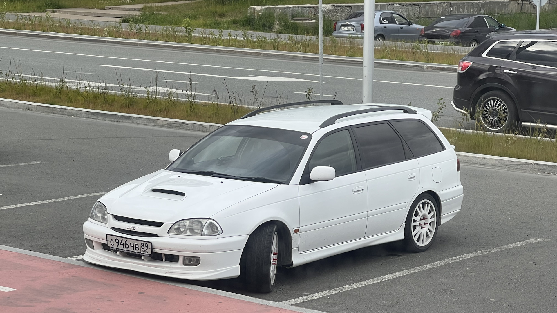 Toyota Caldina 2 поколение с люком