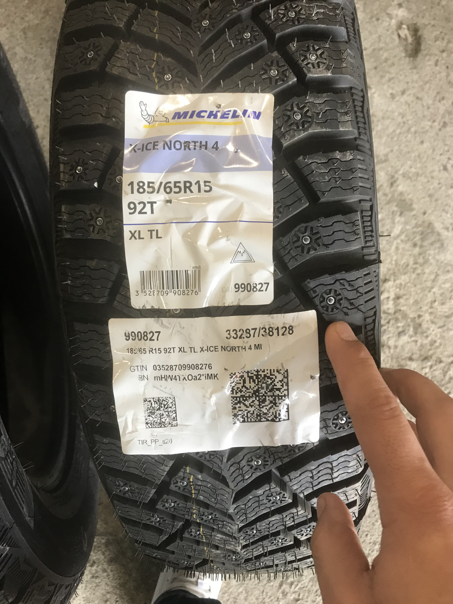 Шины мишлен айс 4. Мишлен х-Ice North 4. Michelin x-Ice North 4 форма шипа. Michelin x-Ice North 4 Дата производства.