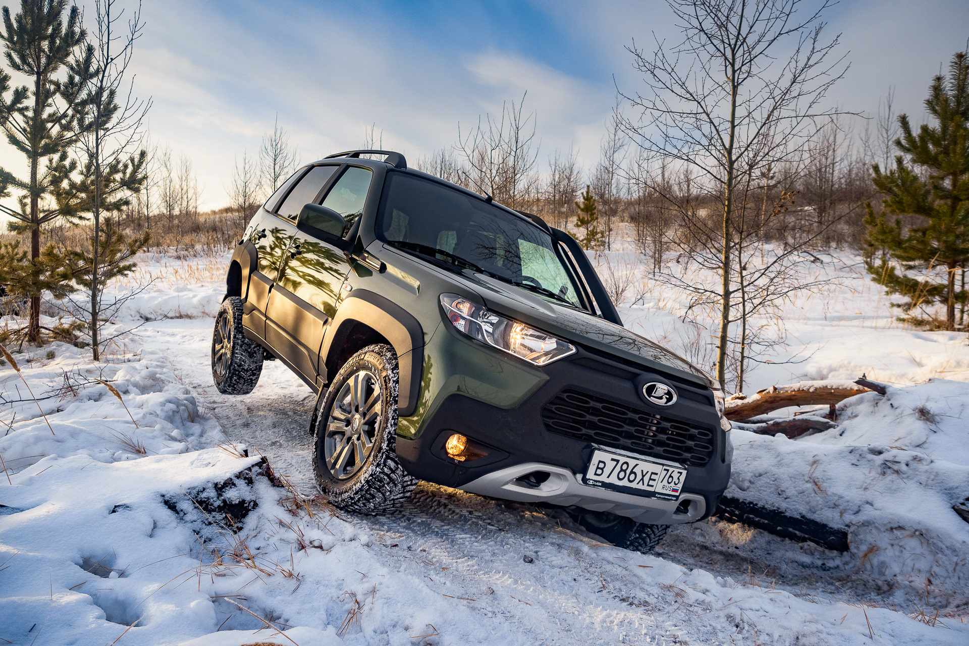 Таких уже не делают”. Теплая ламповая “новая старая” Lada Niva Travel —  нужна ли она в наше время? — «Тест-драйвы» на DRIVE2