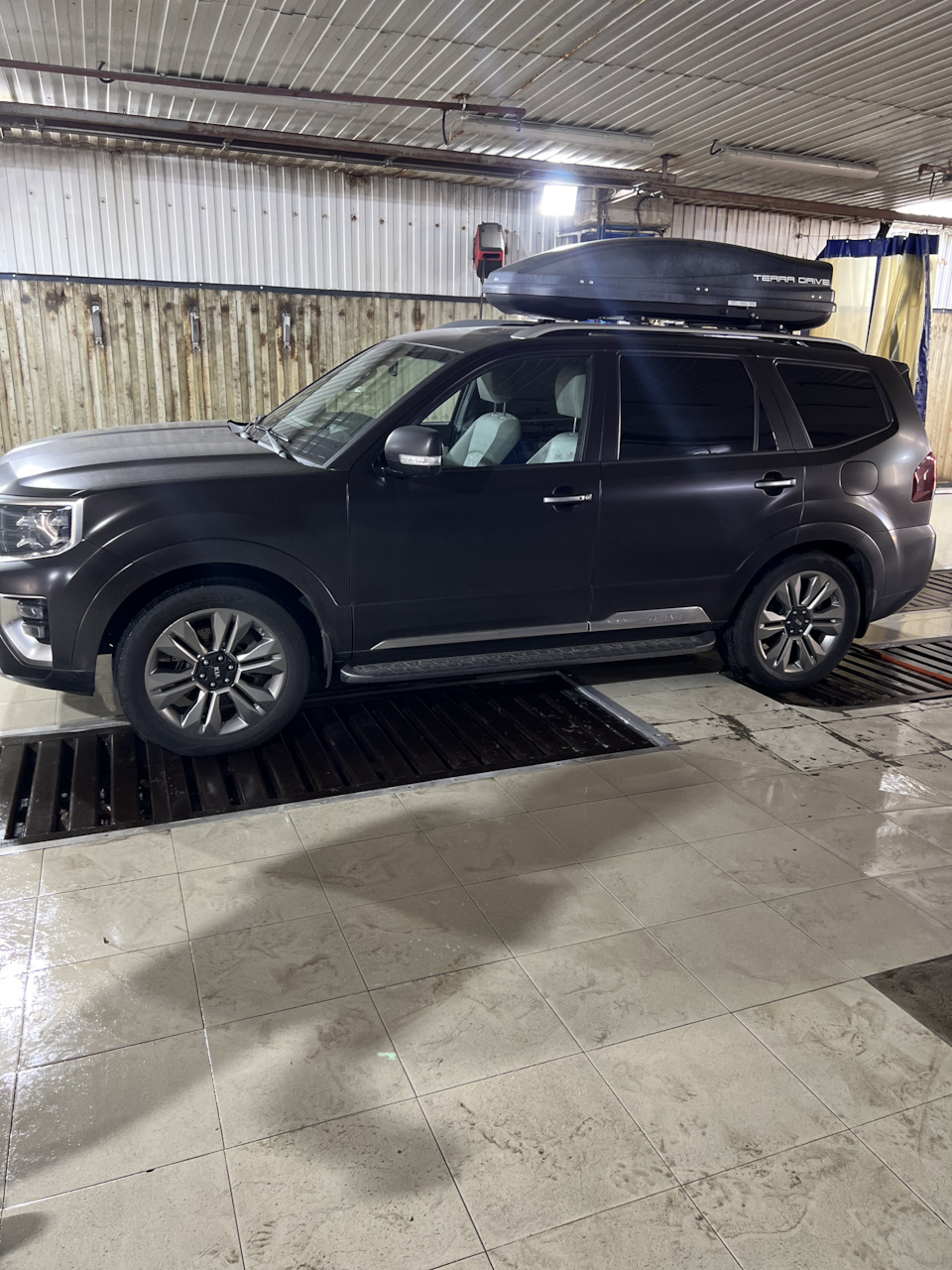 Photo from the logbook KIA Mohave (HM2)