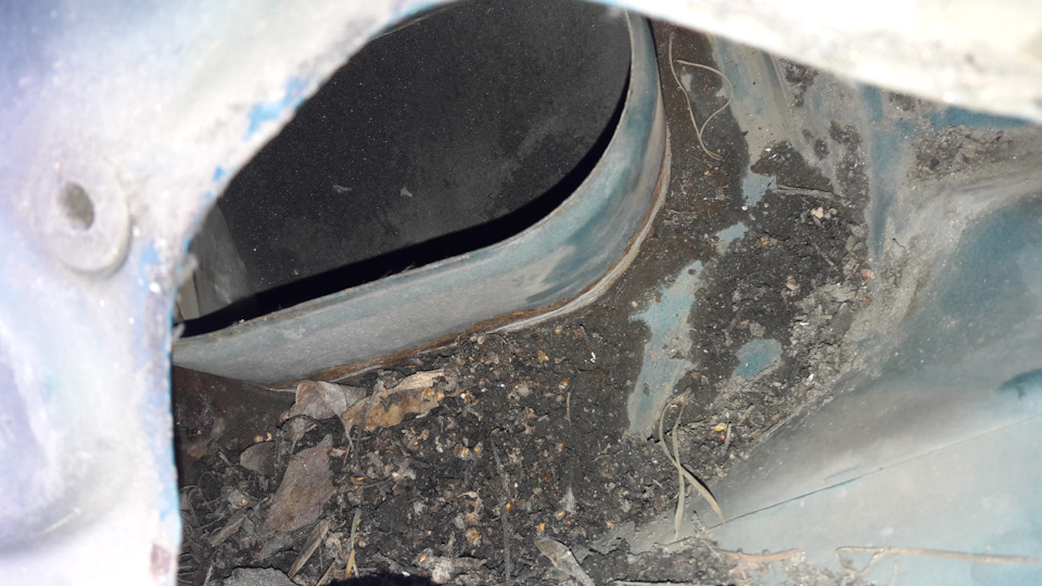 Замена лобового стекла — ГАЗ 3110, 2,3 л, 2003 года | своими руками ...