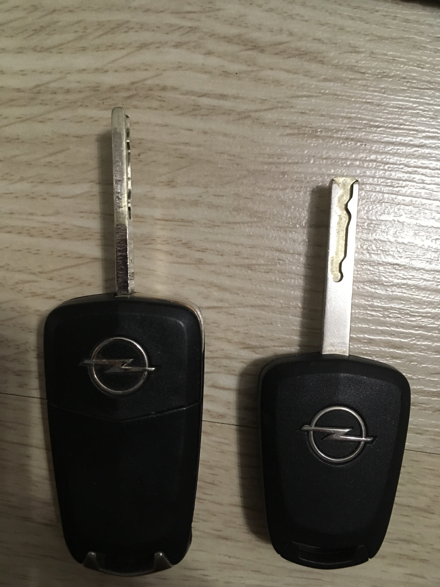 Замена ключа москва. Opel Astra n корпус ключа. Opel Astra j корпус ключа стандартный. Ключ зажигания Opel Astra h.