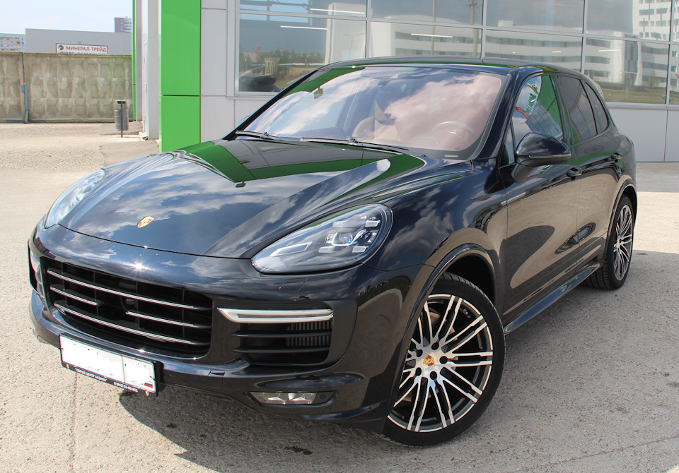 Porsche Cayenne 2