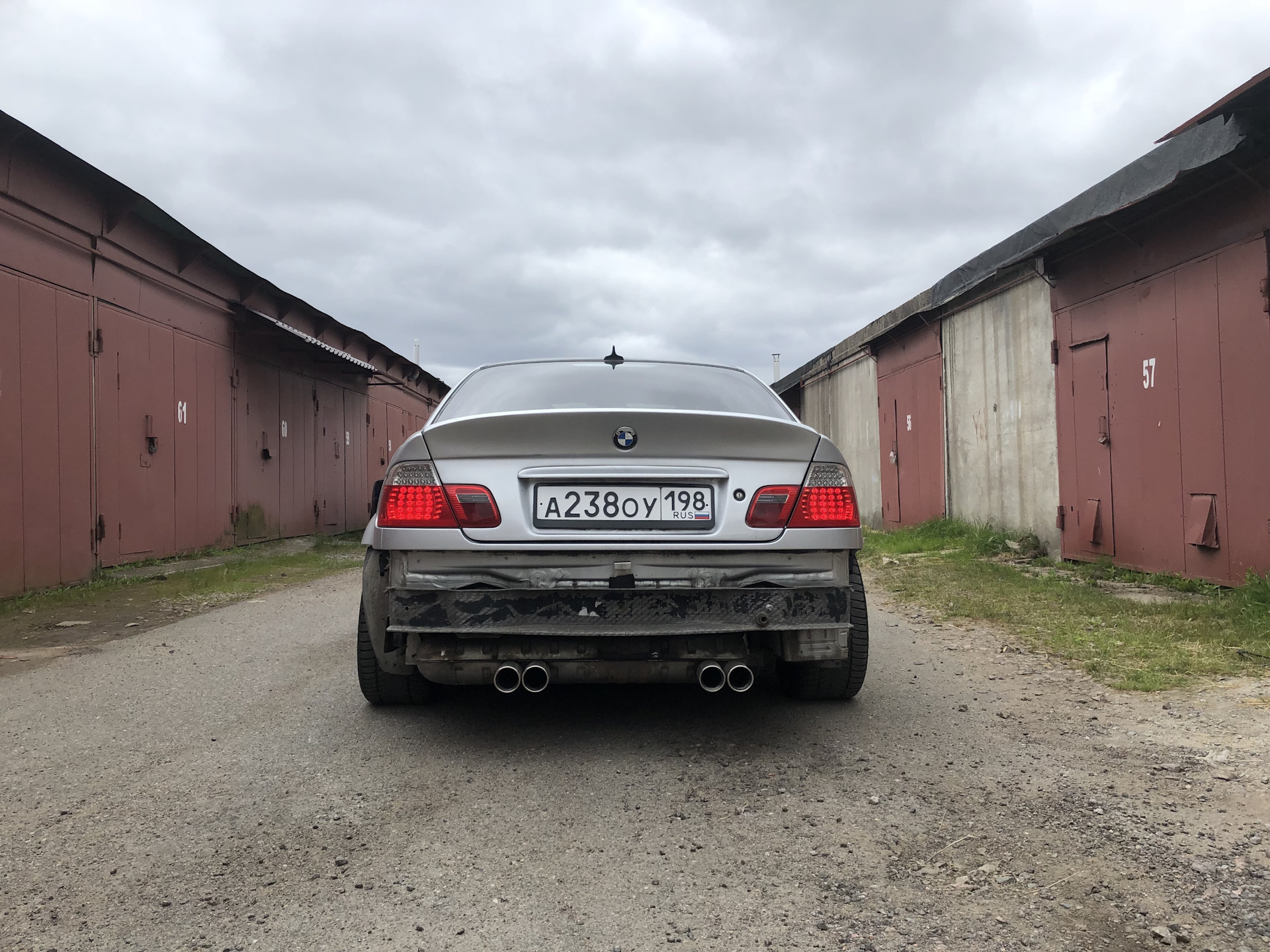 Раздвоенный выхлоп + чип и попкорн - BMW 3 series (E46), 3 л, 2002 года тюнинг D