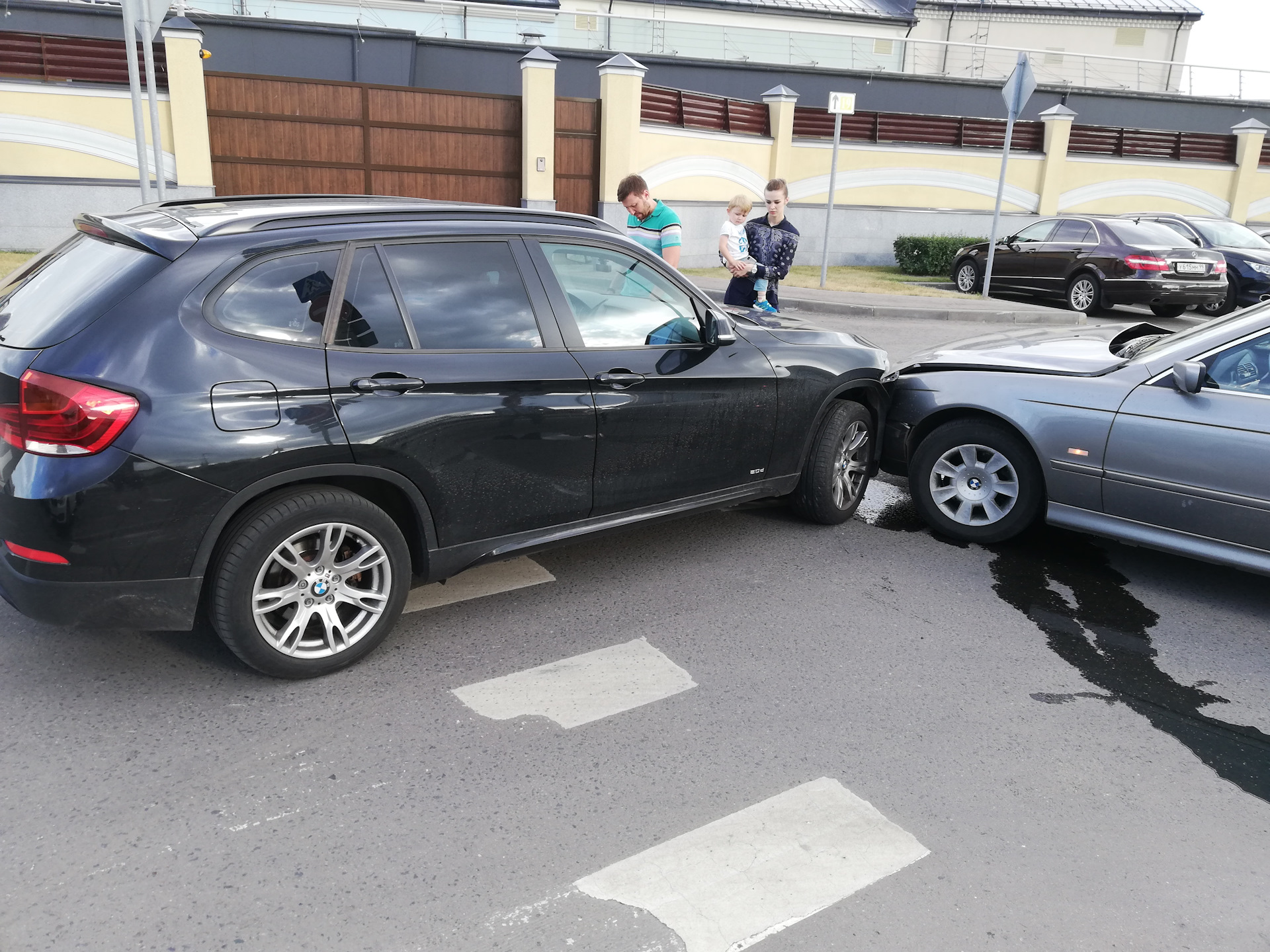 ДТП 01.07.2018 хроника и последствия. E39 vs E84 — BMW 5 series (E39), 2,2  л, 2002 года | ДТП | DRIVE2