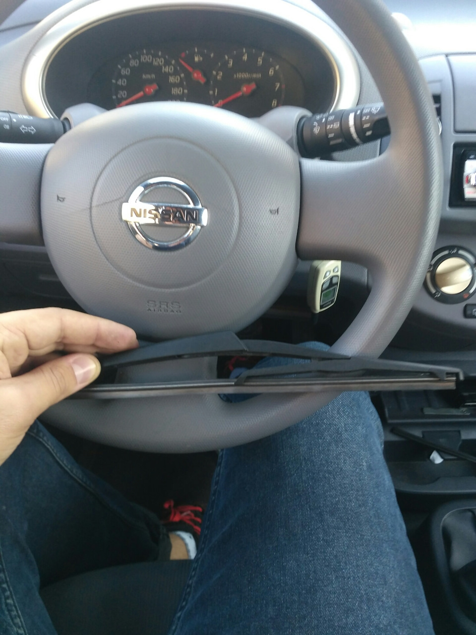 замена передних динамиков, резинки заднего дворника — Nissan Micra (K12 ...