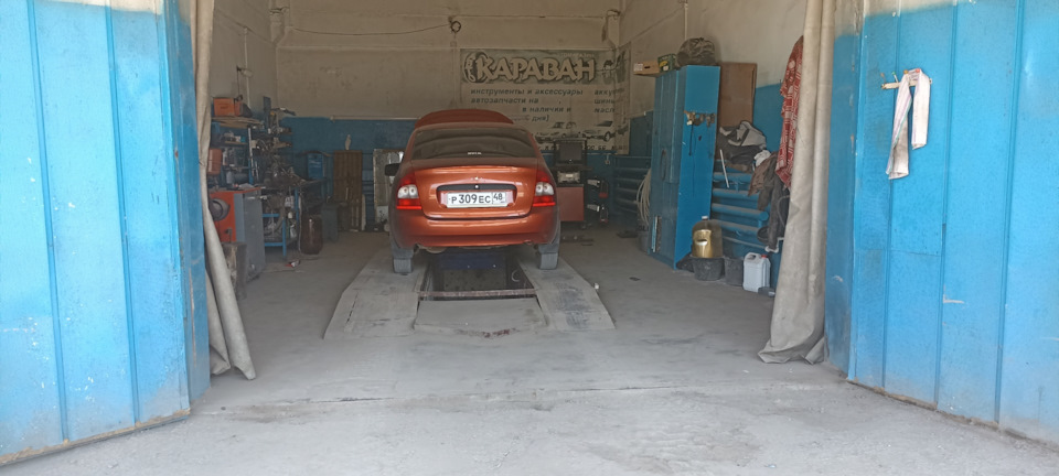 Прокачка тормозной системы, замена тормозной жидкости — Lada Калина ...