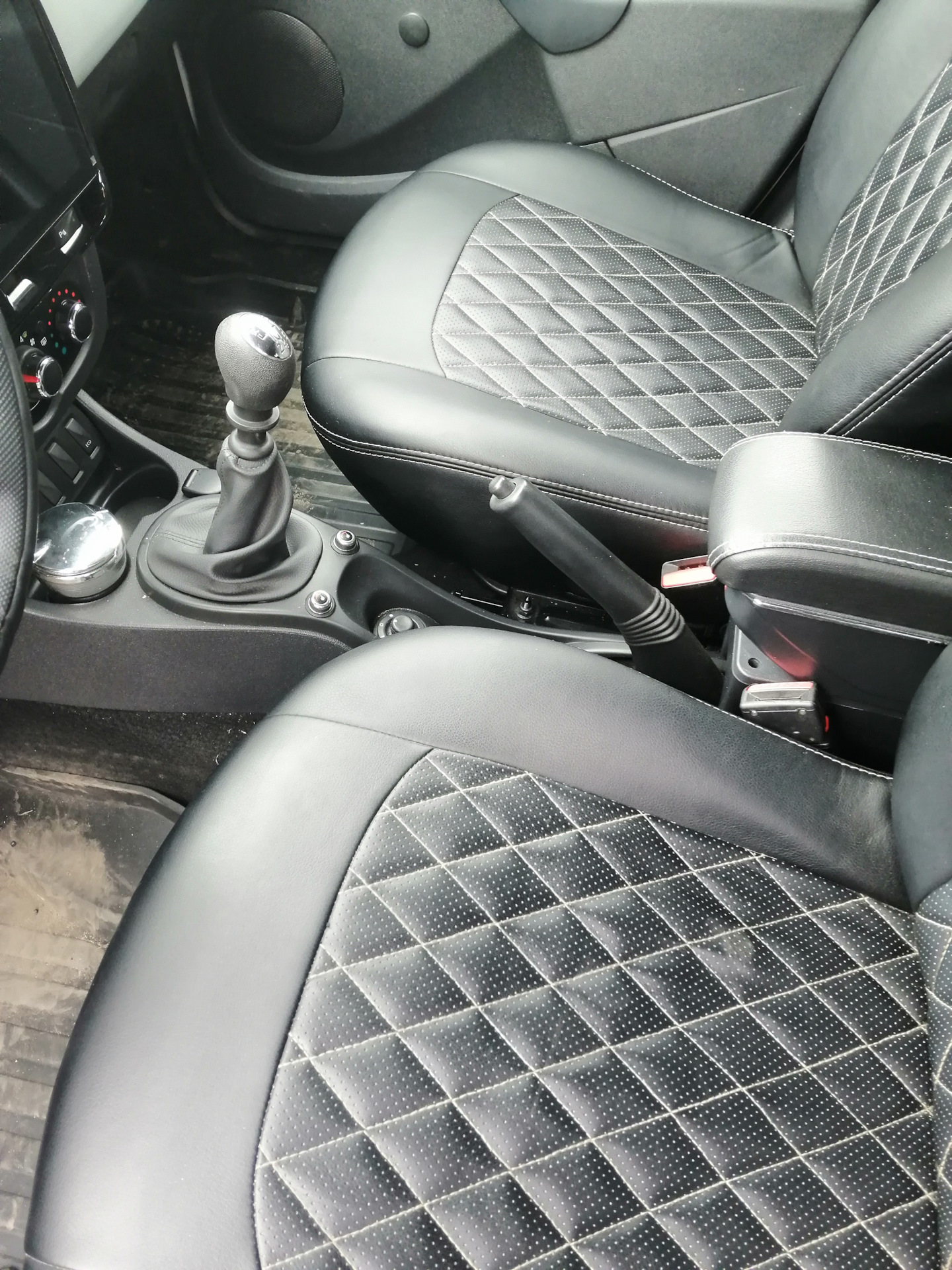 Подогрев сидений в рено дастер — Renault Duster (1G), 1,6 л, 2018 года ...