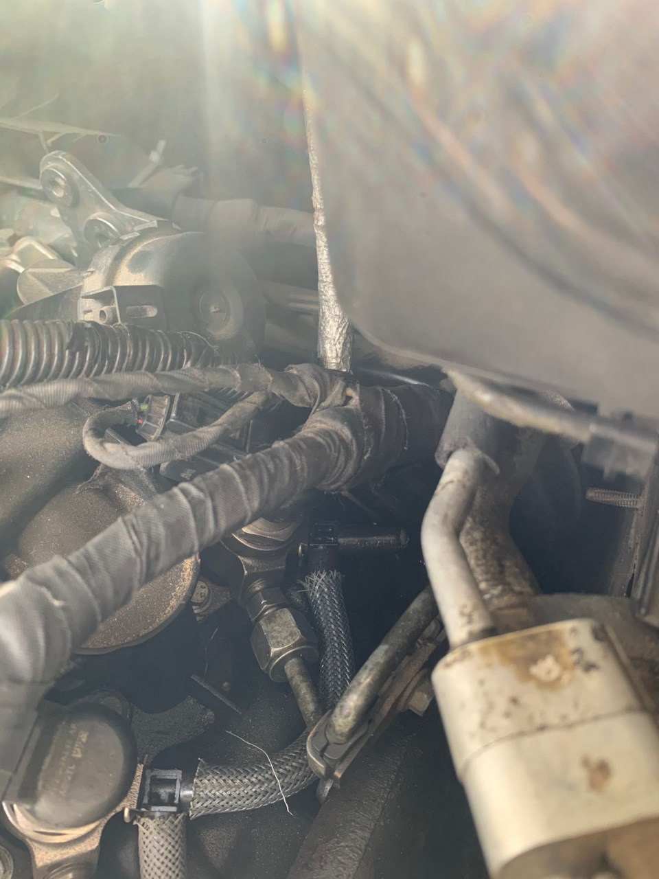 Течь топлива с обратки — Land Rover Discovery III, 2,7 л, 2006 года ...