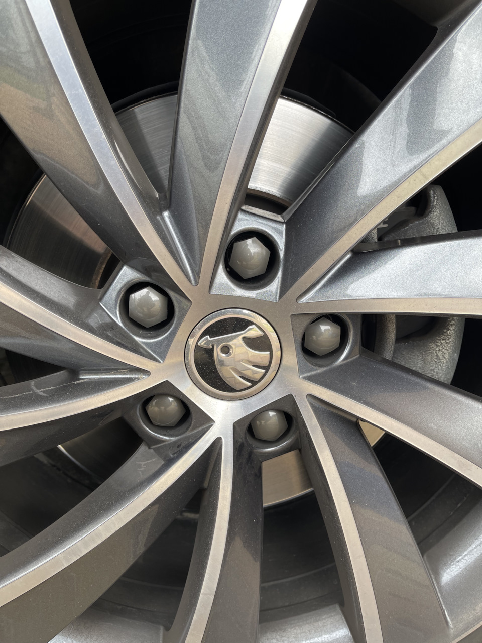 Колпачки на болты) — Skoda Superb Mk3, 1,8 л, 2017 года | аксессуары ...