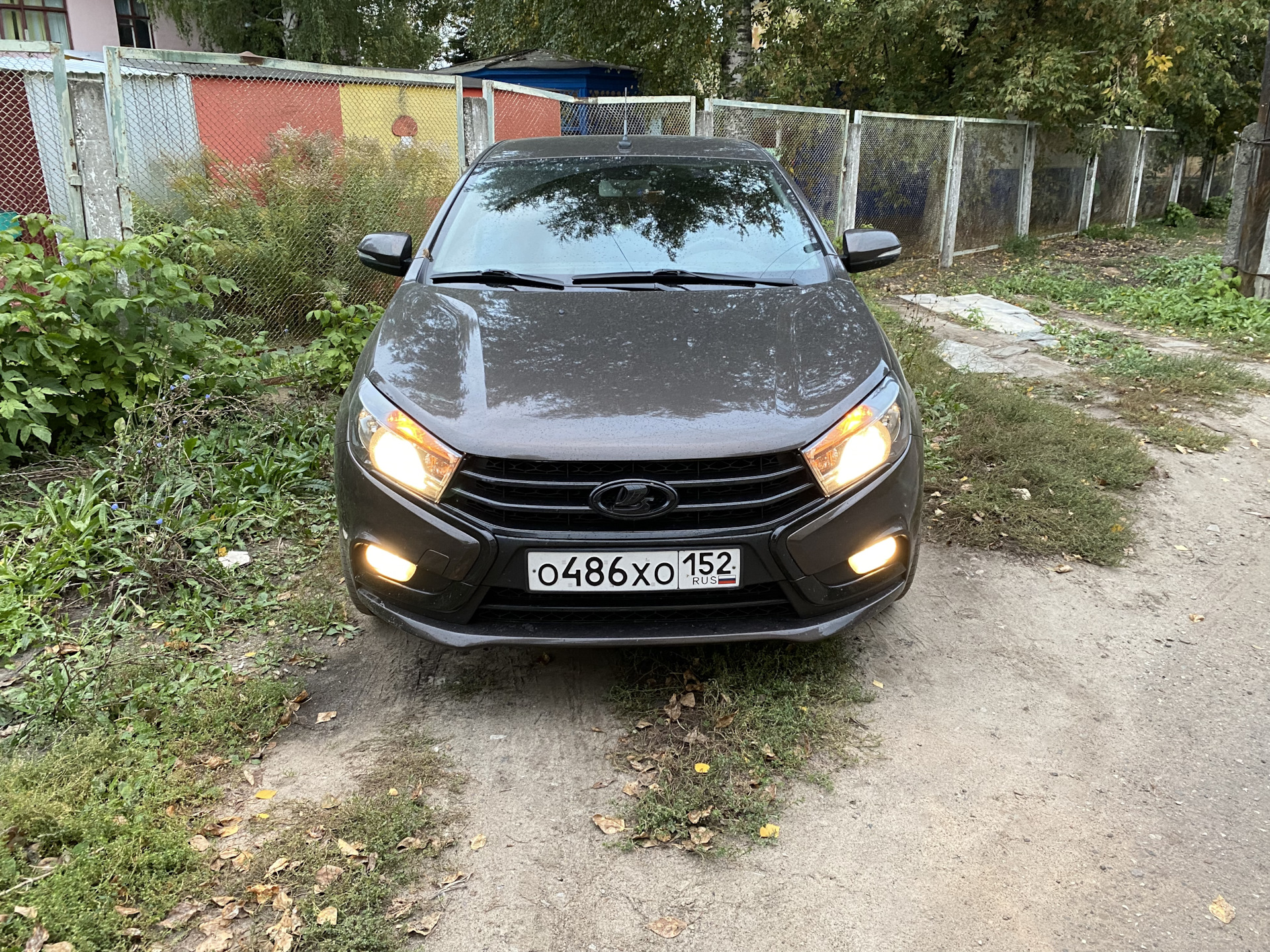 Белые Дхо Лада Веста Купить