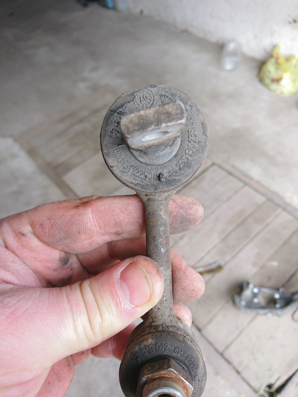 Ремонт передней подвески.Замена стоек амортизатора.Кулаки — Audi A4 (B7