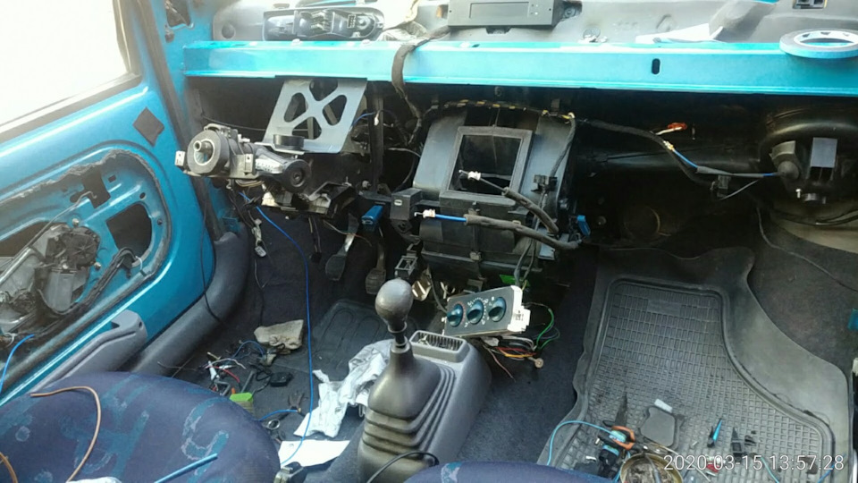 Реле паузы стеклоочистителя. — Renault Sandero 1G, 1,6 л, 2011 года ...