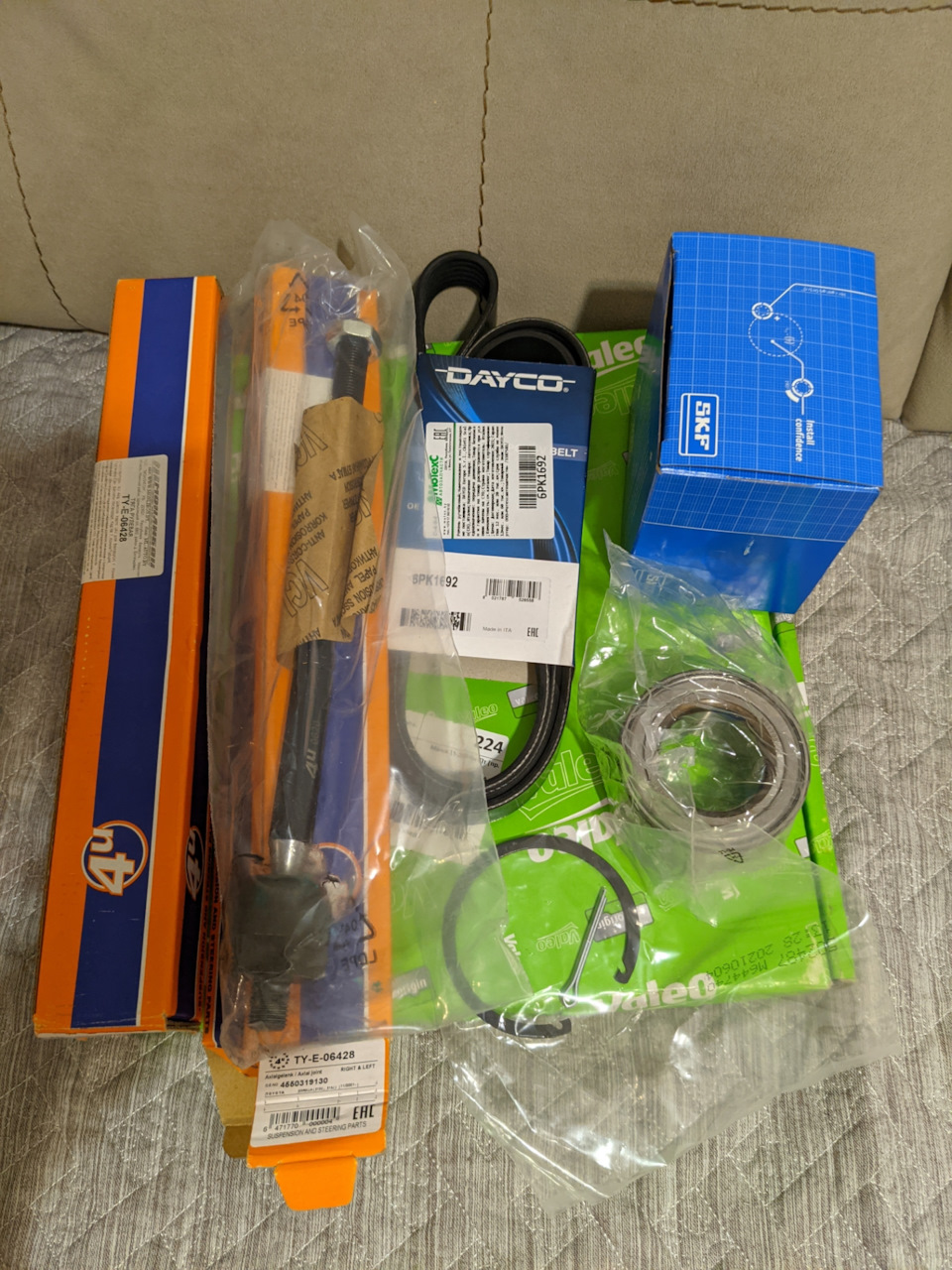 Фото в бортжурнале Toyota Corolla (120). Запчасти на фото: TYE06428, 6PK1692